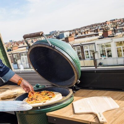 BigGreenEgg_Pizza.jpg